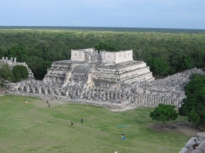 Chitzen Itza massive pyramid Chitzen Itza massive pyramid
