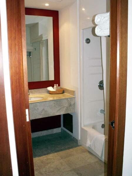 Grand Bliss Bathroom