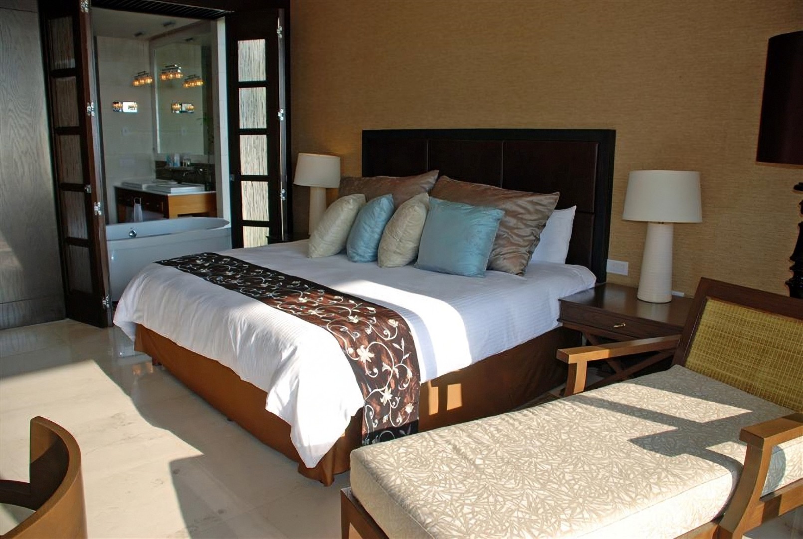 grand luxxe bedroom
